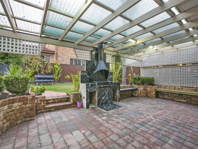 4 Cuthbert Crescent, Edensor Park NSW 2176