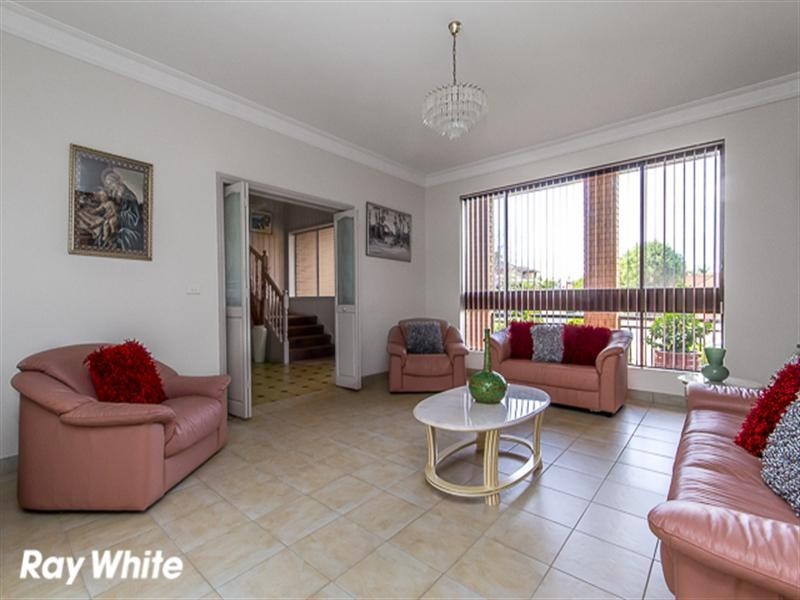 3 Pierce Street, Prairiewood NSW 2176