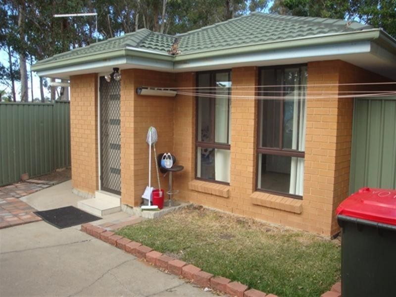 10A Kemmel Close, Bossley Park NSW 2176