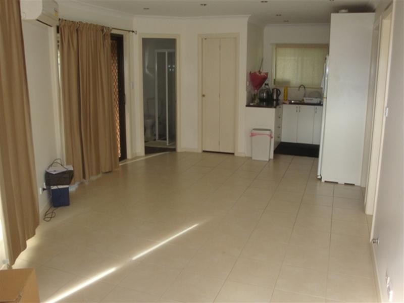 10A Kemmel Close, Bossley Park NSW 2176