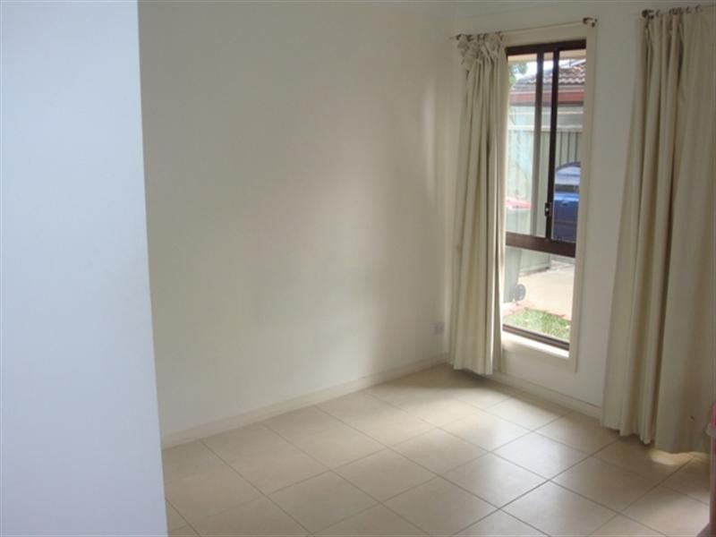 10A Kemmel Close, Bossley Park NSW 2176