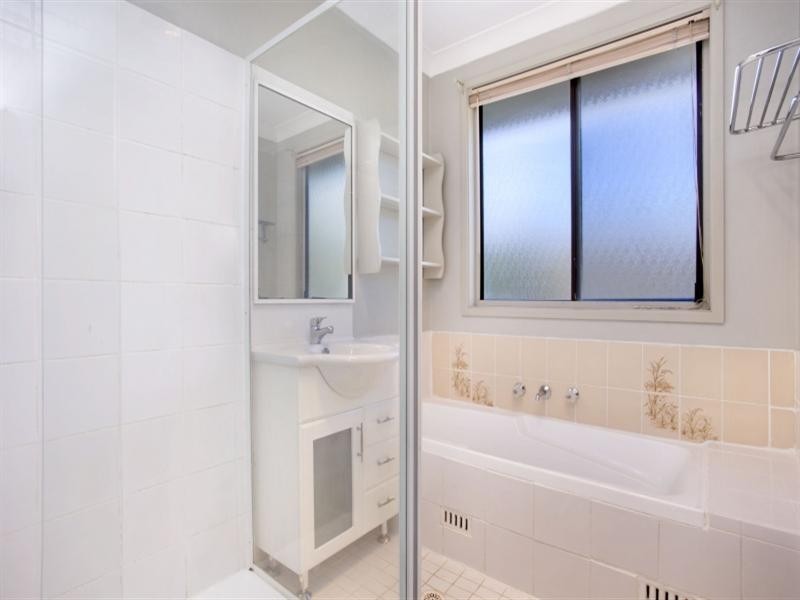 11 Grevillea Close, Bossley Park NSW 2176