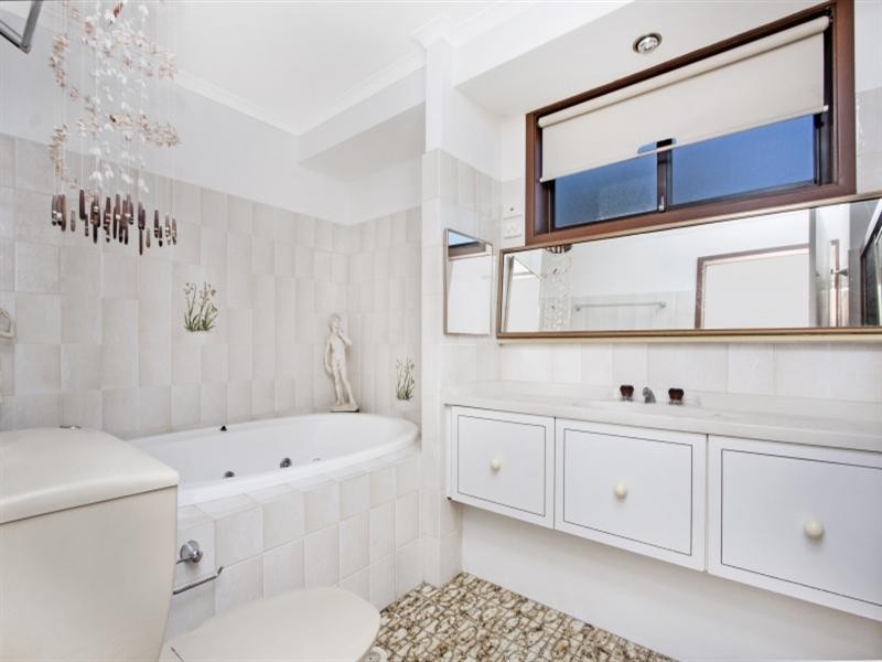 10 Chavin Place, Greenfield Park NSW 2176