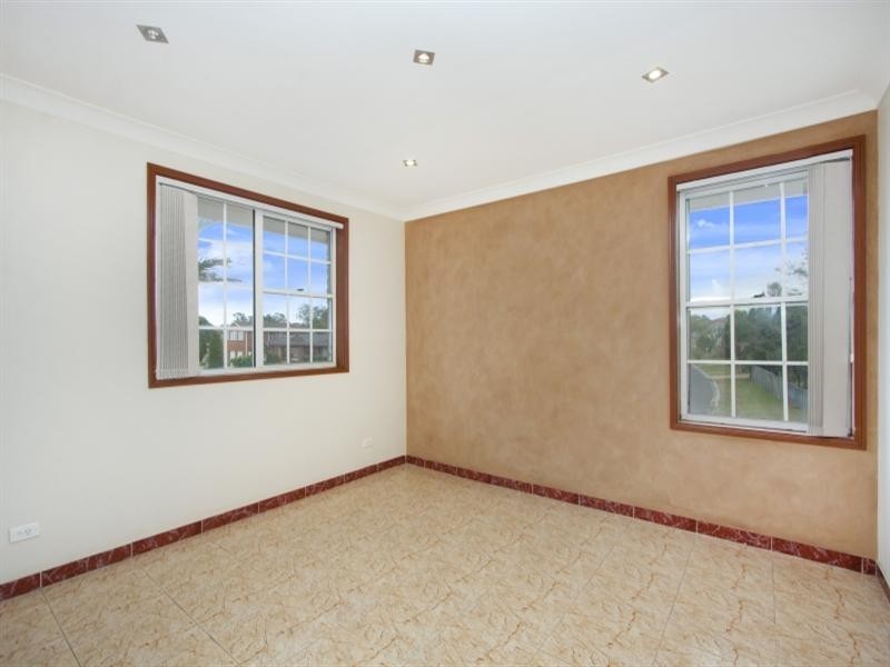 9 Nineveh Crescent, Greenfield Park NSW 2176