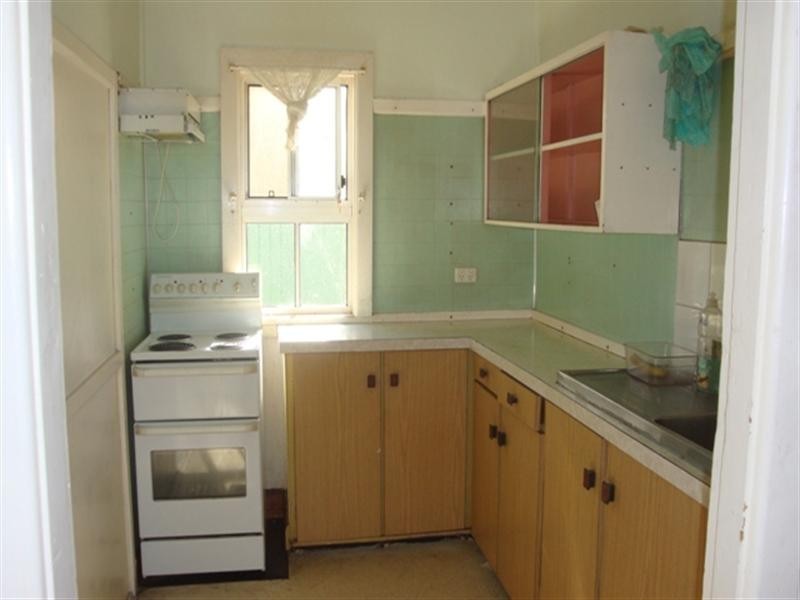 10 Adam Street, Fairfield NSW 2165