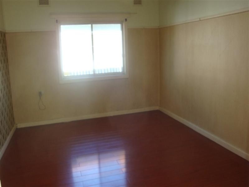 10 Adam Street, Fairfield NSW 2165