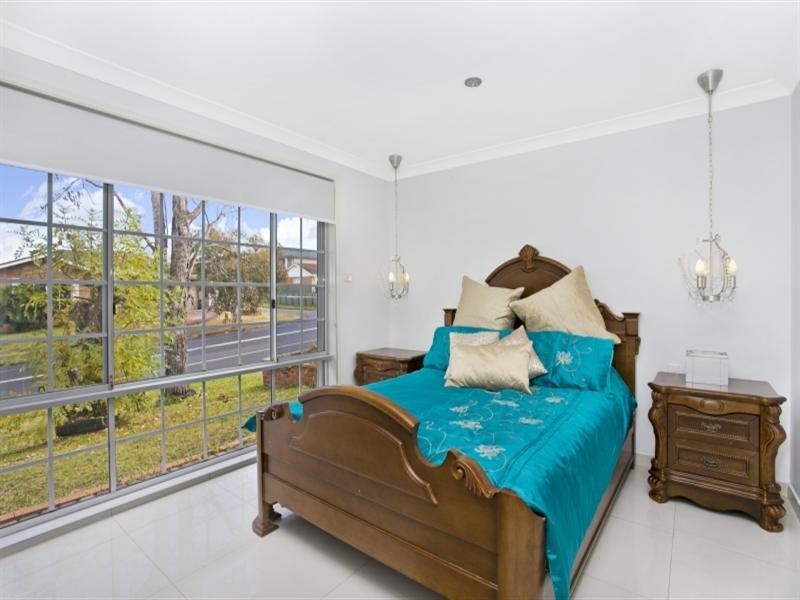 11 Flinders Crescent, Hinchinbrook NSW 2168