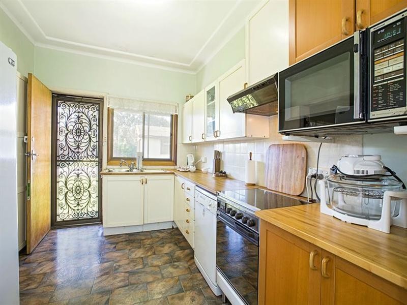 5 Musgrave Crescent, Fairfield West NSW 2165