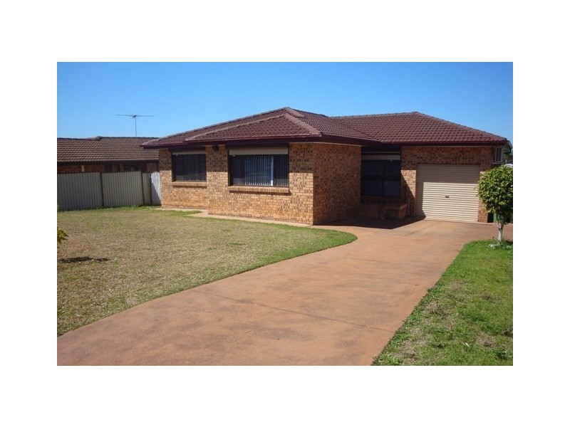 11 Murrumburrah Street, Wakeley NSW 2176