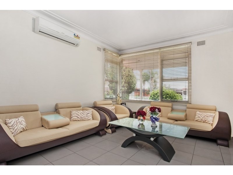 23 Paterson Crescent, Fairfield West NSW 2165