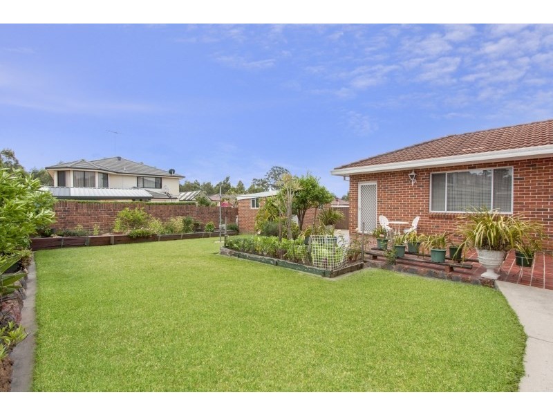18 Cootha Close, Bossley Park NSW 2176