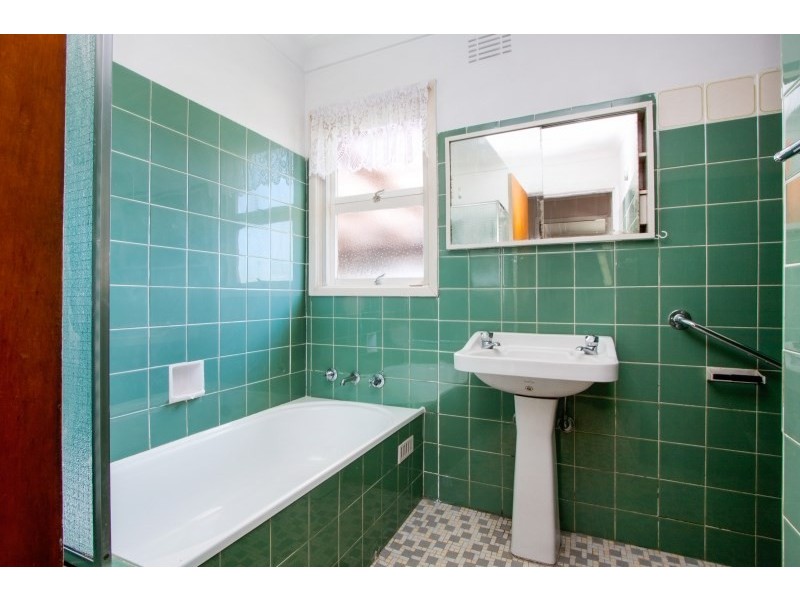 2 Hart Street, Smithfield NSW 2164