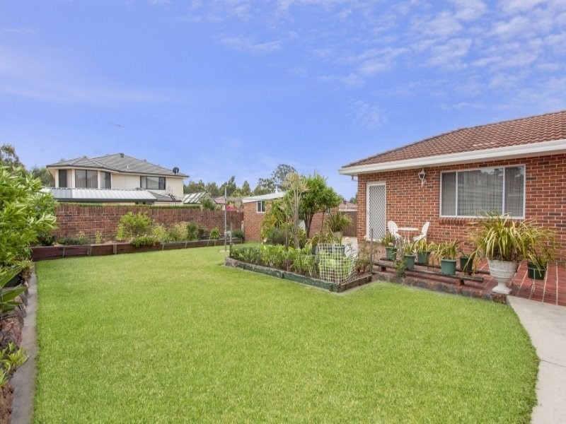 18 Cootha Close, Bossley Park NSW 2176