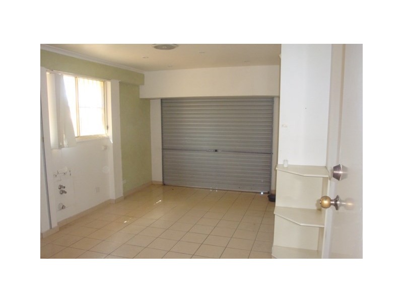 1 Rogan Crescent, Prairiewood NSW 2176