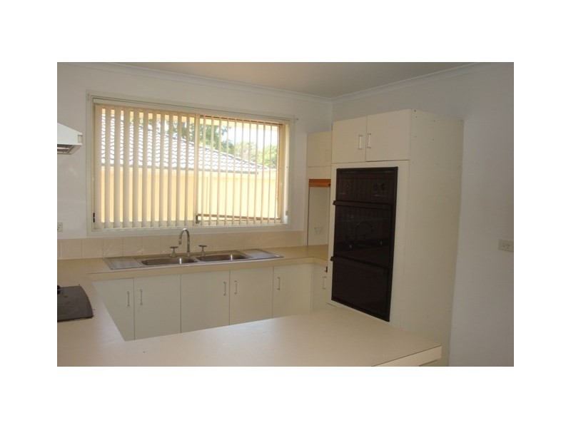 1 Rogan Crescent, Prairiewood NSW 2176