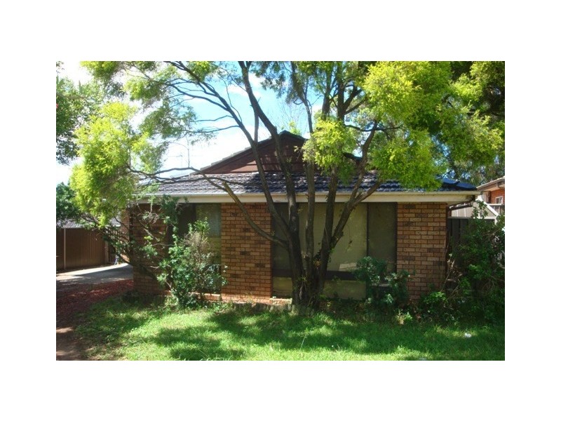 5 Citrine Close, Bossley Park NSW 2176