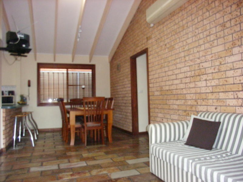 4 Glen Osmond Crescent, Bossley Park NSW 2176