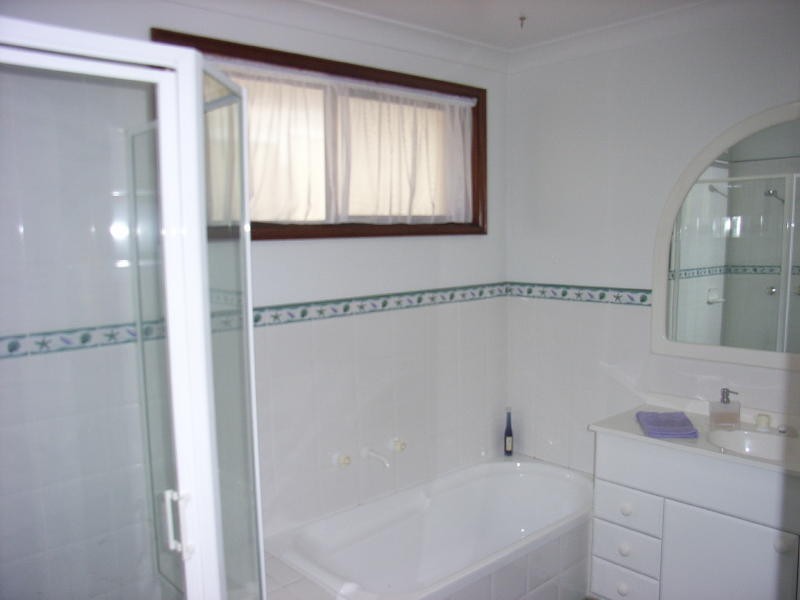 4 Glen Osmond Crescent, Bossley Park NSW 2176