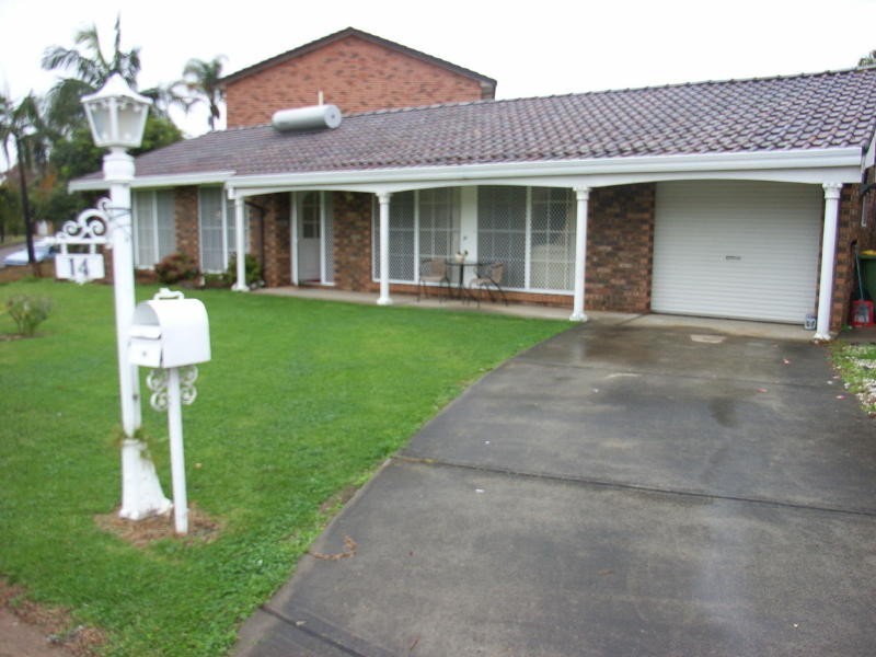 14 Roland Street, Bossley Park NSW 2176