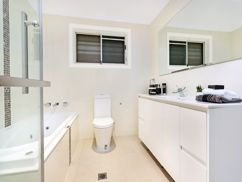 2 Ripple Close, Greenfield Park NSW 2176