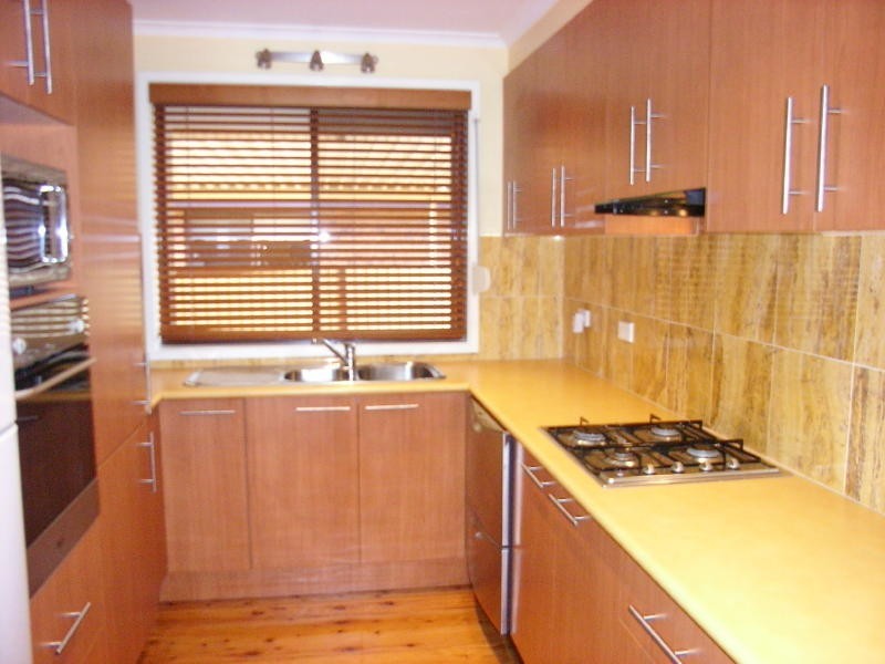 15 Sunny Place, St Johns Park NSW 2176