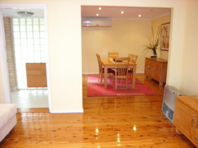 15 Sunny Place, St Johns Park NSW 2176