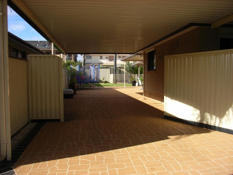 15 Sunny Place, St Johns Park NSW 2176