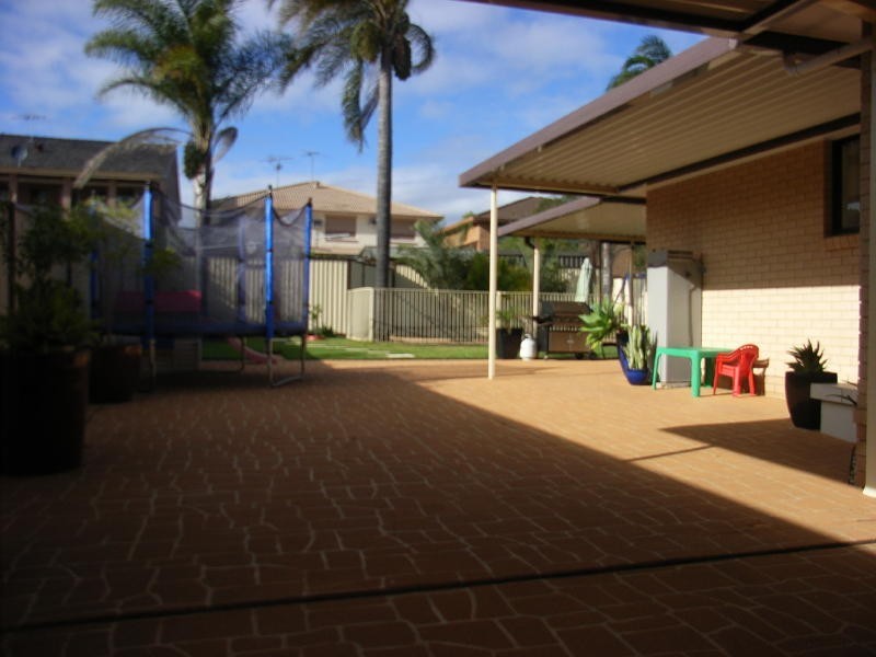 15 Sunny Place, St Johns Park NSW 2176