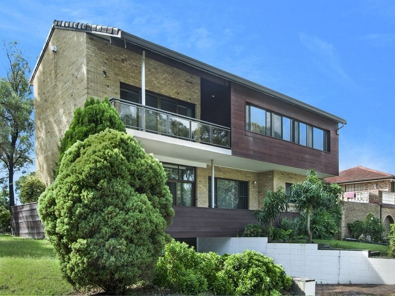 2 McKeown Street, Prairiewood NSW 2176