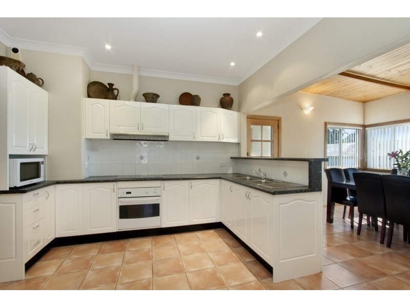 17 Corryong Street, Fairfield West NSW 2165