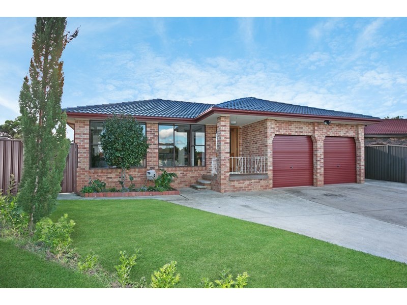 7 Novar Place, St Johns Park NSW 2176