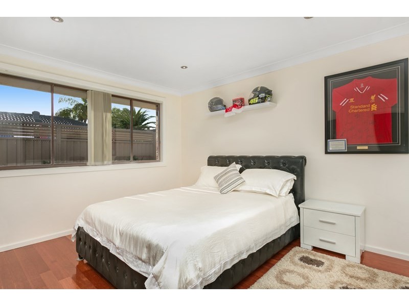 7 Novar Place, St Johns Park NSW 2176