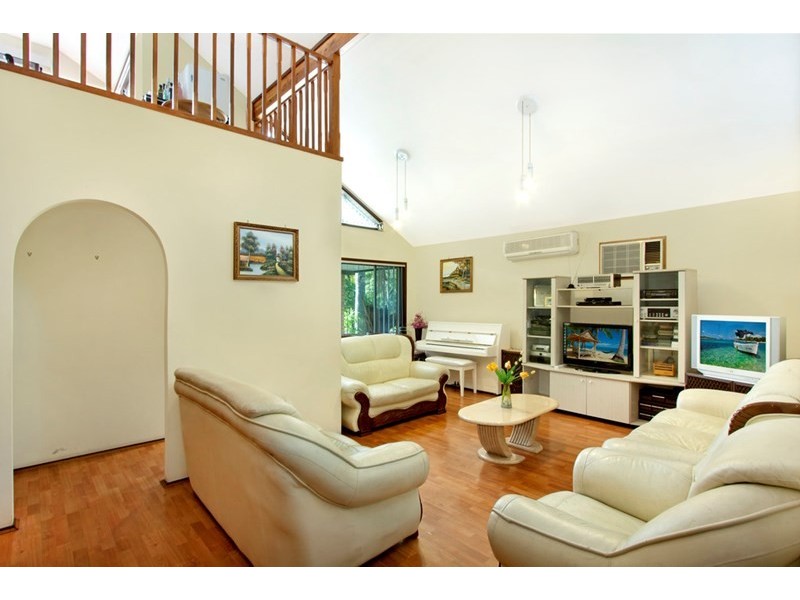 1 Santa Place, Bossley Park NSW 2176