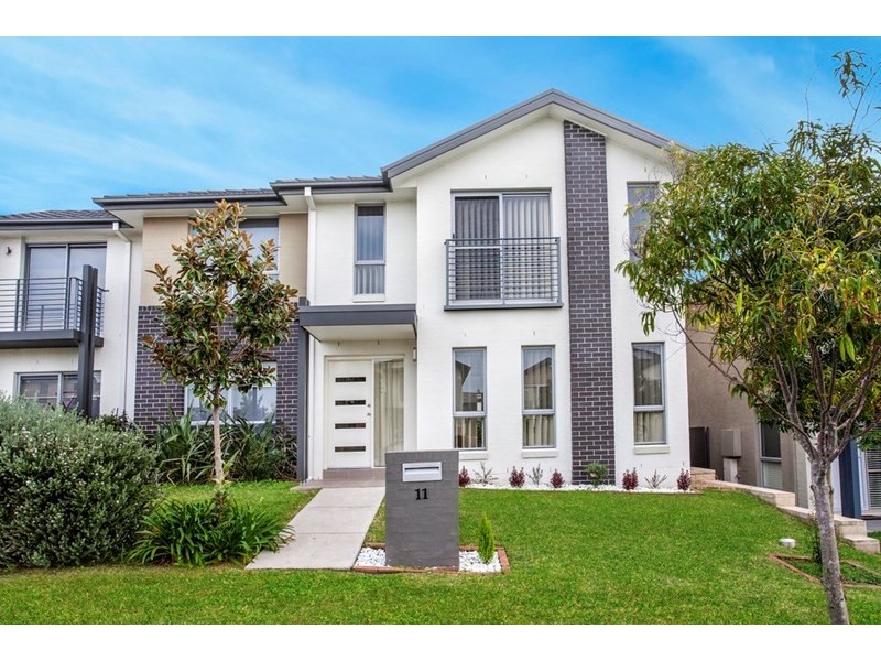 11 Sierra Avenue, Middleton Grange NSW 2171