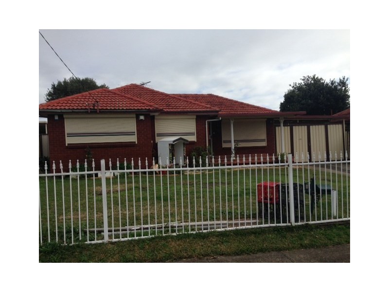 8 Fernlea Place, Canley Heights NSW 2166