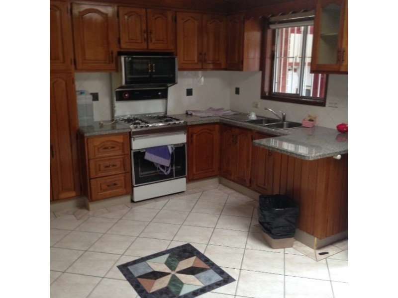 8 Fernlea Place, Canley Heights NSW 2166