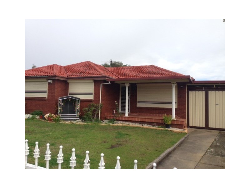 8 Fernlea Place, Canley Heights NSW 2166