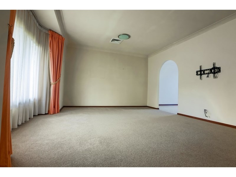 18 Revingstone Street, Prairiewood NSW 2176