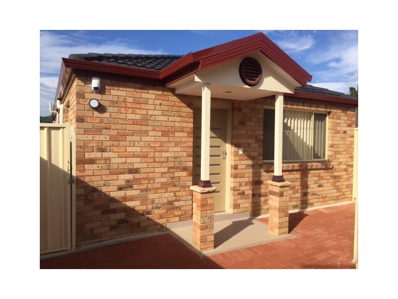 32A Buranda Crescent, St Johns Park NSW 2176