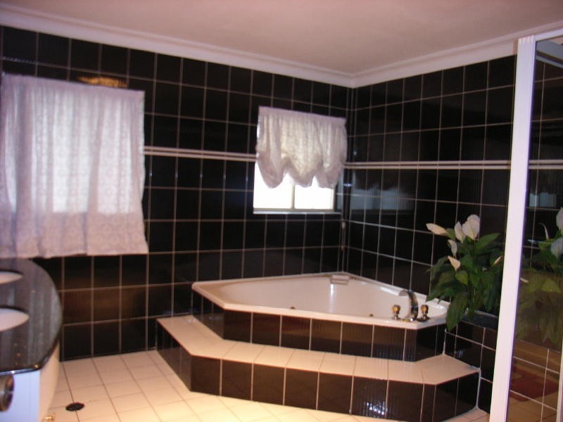 8 Hurkett Place, Bossley Park NSW 2176