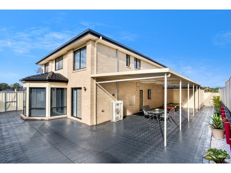 6 Ithaca Close, St Johns Park NSW 2176