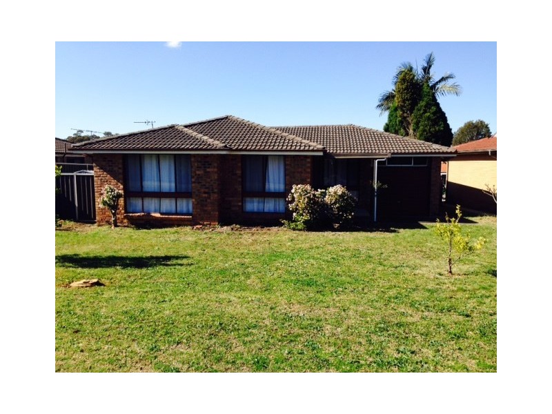 4 Bronte Close, Wetherill Park NSW 2164