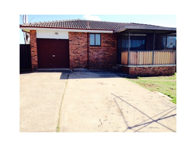 4 Bronte Close, Wetherill Park NSW 2164
