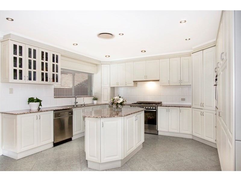 40 Driscoll Street, Abbotsbury NSW 2176