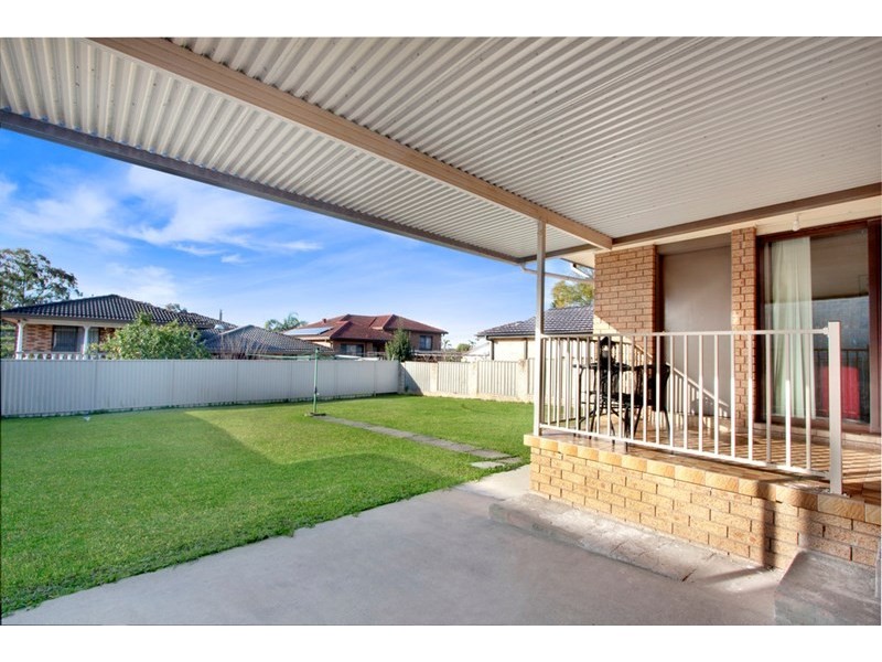 22 Salter Road, Bossley Park NSW 2176