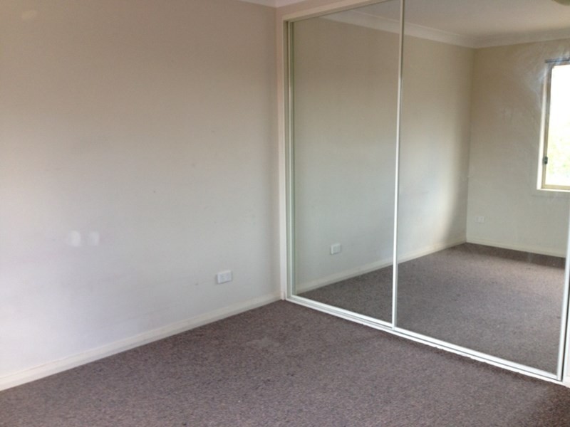 1/9 Rosemont Avenue, Smithfield NSW 2164