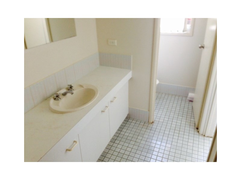 1 Usher Close, Abbotsbury NSW 2176