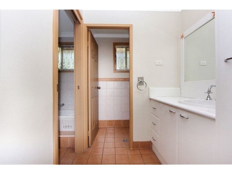 10 Gambier Street, Bossley Park NSW 2176