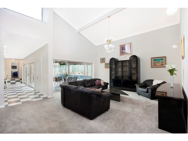 74 Heysen Street, Abbotsbury NSW 2176