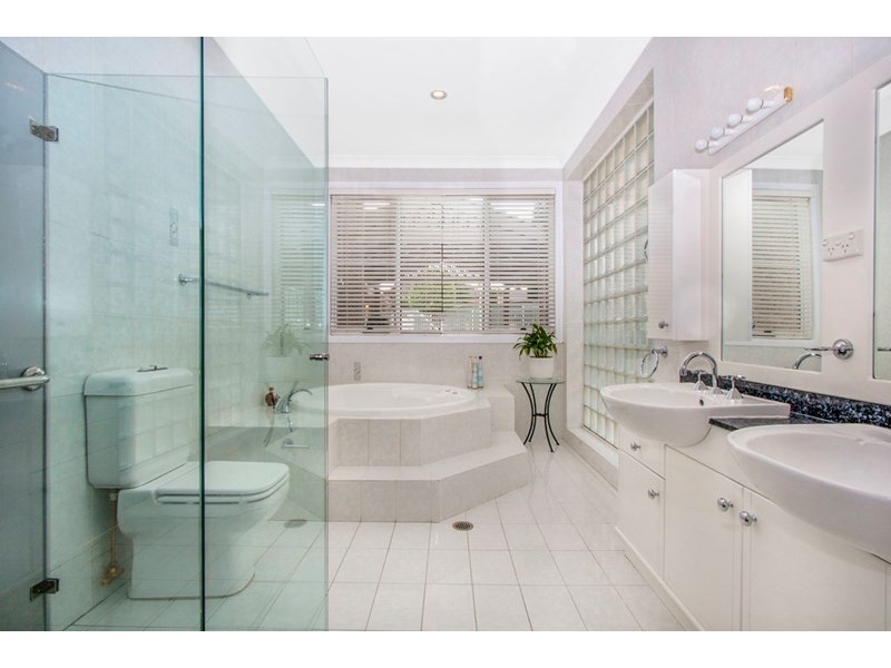 74 Heysen Street, Abbotsbury NSW 2176